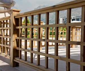 پرگولا، نمای چوبی، آلاچیق و درب و پنجره های چوبی فود کورت مجتمع تجاری سبحان